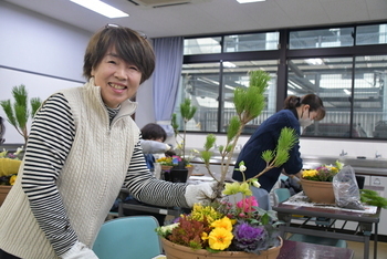 花と緑で新年を迎える準備