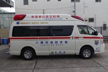 写真：高規格救急自動車4