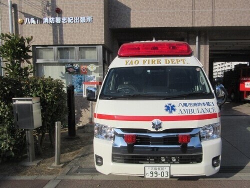 写真：高規格救急自動車　正面