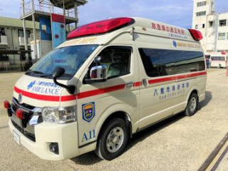 写真：感染症対策用救急車　A11