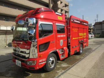 写真：屈折放水塔付多機能消防ポンプ自動車1