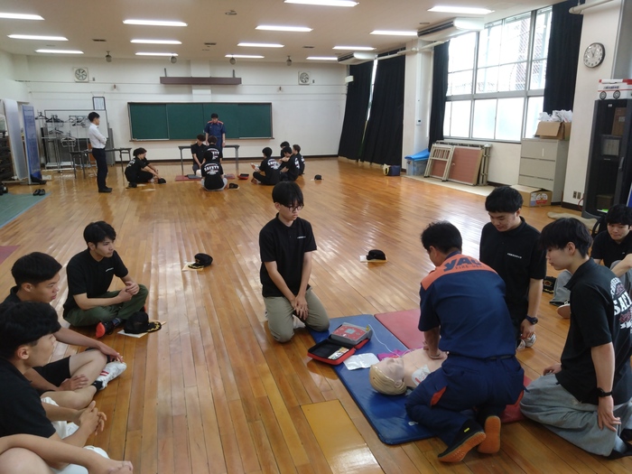 心肺蘇生法とAEDの使用方法