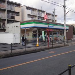 写真：【萱振住宅】活用事例（コンビニエンスストア）