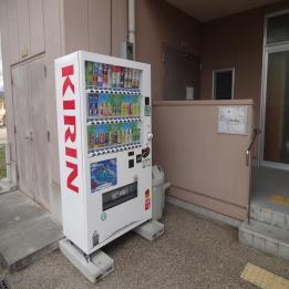 写真：【大正住宅】活用事例（自動販売機）