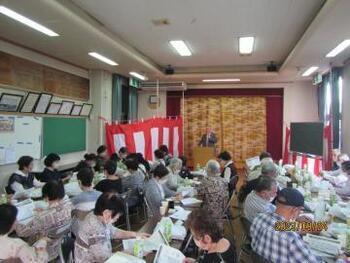 写真:講演中