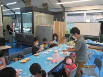 写真:光る泥だんごづくり4