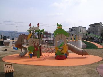 写真:複合遊具