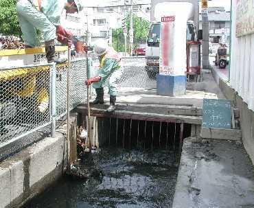 写真：スクリーンの清掃3