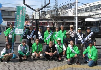 啓発活動後の集合写真1