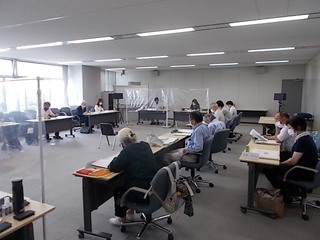 写真：八尾市廃棄物減量等推進審議会の様子