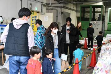 写真：ベール（資源の塊）の展示