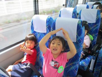 写真：バス移動