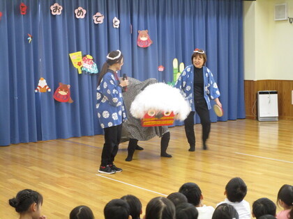 写真：獅子舞い