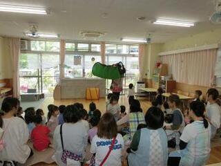写真:室内のこいのぼり