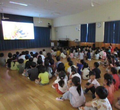 DVDの視聴の様子