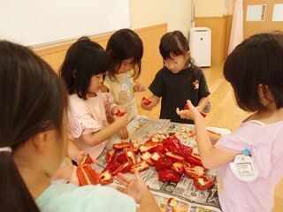 写真：パプリカの下処理