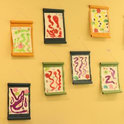 写真：製作へびの絵