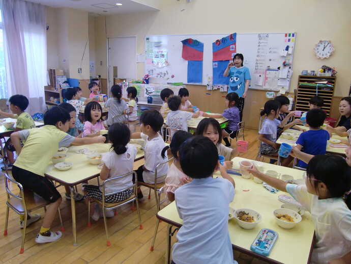 写真：写真：しそジュースを飲んでみよう！【5歳児】3