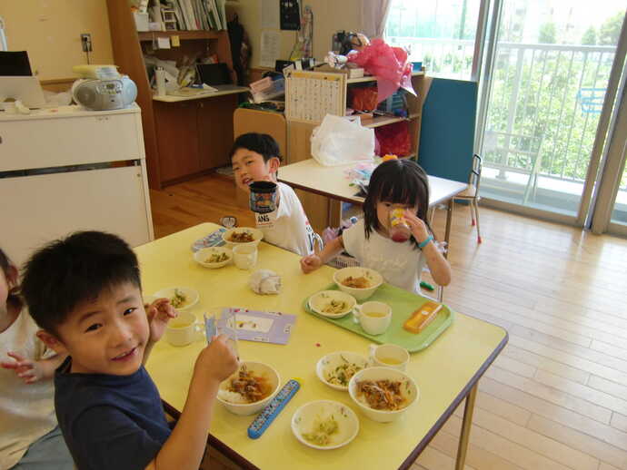 写真：写真：しそジュースを飲んでみよう！【5歳児】5