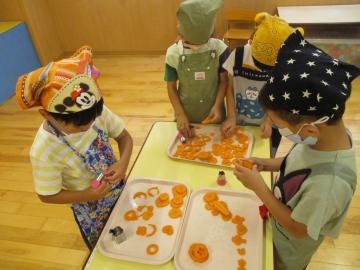 写真：にんじんの型抜き【5歳】4