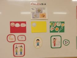 三色食品群と色分けをした食材のイラスト