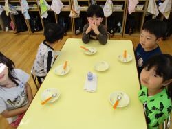 調味料味見の様子