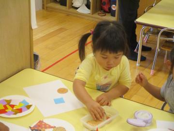 写真：1，2歳児年令交流・0歳児室内遊びの様子3