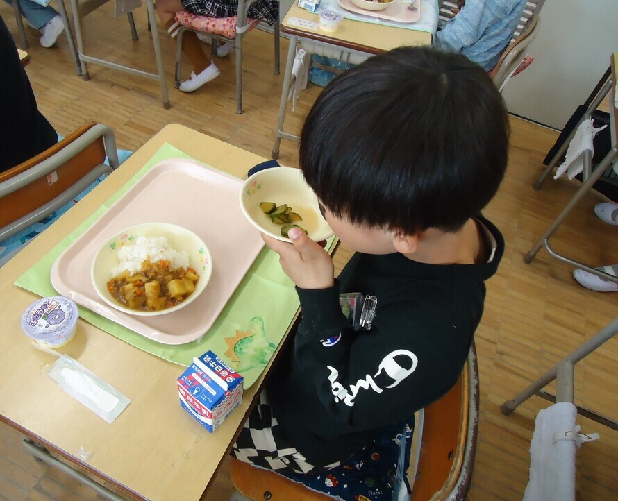 写真：給食1