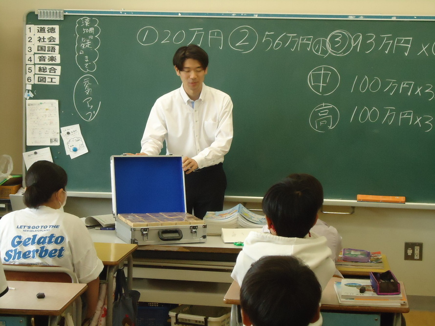 写真：八尾税務署の方の話