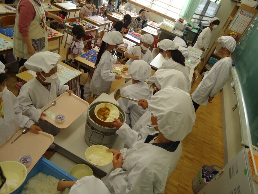 写真：給食準備2