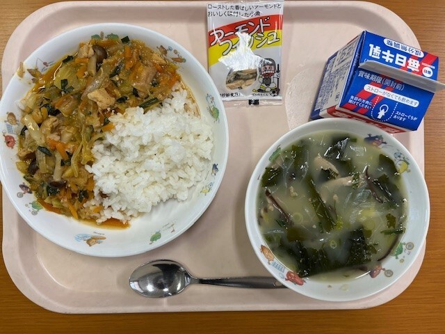 写真：給食献立 4月19日