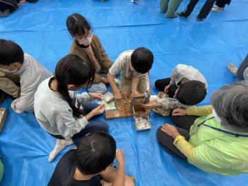 写真：綿くり体験