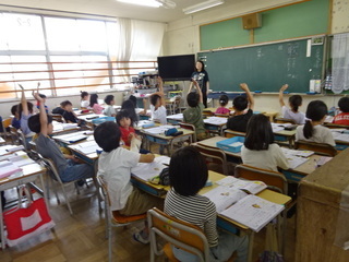 写真:2年生の国語の授業1