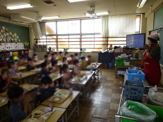写真：給食4