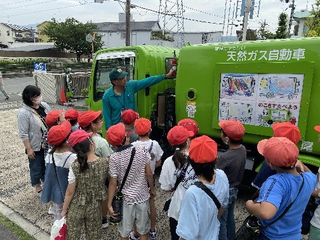  写真：リサイクルセンター見学2