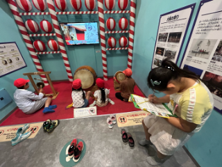 写真：3年遠足　キッズプラザ1