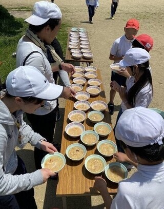 写真：香るおいしい豚汁ができた様子