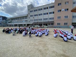 写真：1年生と6年生なかよし交流会