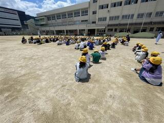 写真：2年生と4年生のなかよし交流会