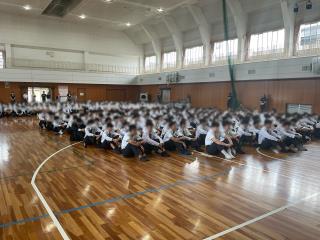 写真：全校集会1