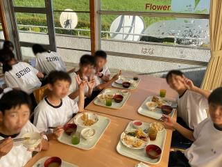 写真：夕べのつどい／夕食3