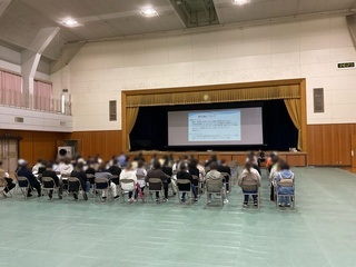 写真：宿泊学習説明会