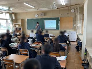 写真：3年生の授業の様子1