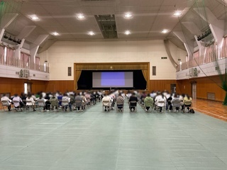写真：修学旅行説明会の様子