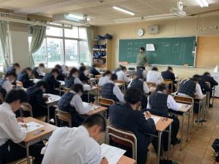 写真：中間テスト初日2