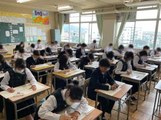 写真：中間テスト初日3