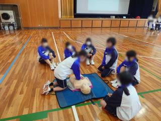 写真：体育　心肺蘇生法3