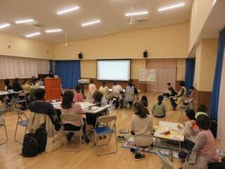 写真：公立こども園での園内学習会