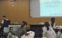 写真:多言語進路ガイダンス1