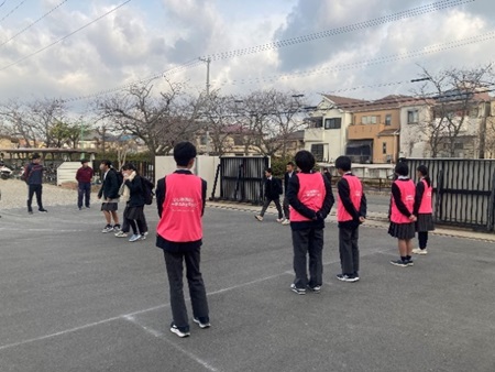 南高安中学校　「あいさつ運動」の活動風景